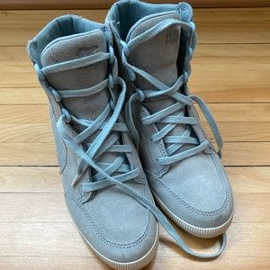 SOREL WOMEN'S OUT N ABOUT WEDGE BOOTIE